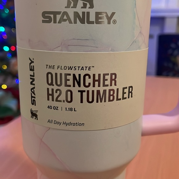 Stanley 40oz Tumbler - Picture 2 of 3